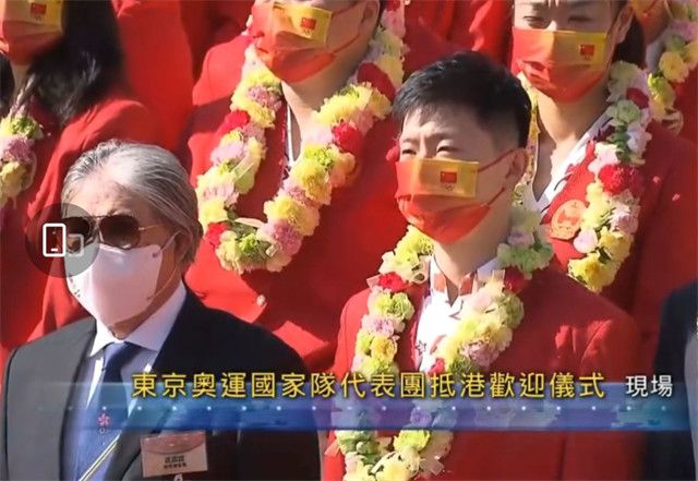 法国戛纳时间5月25日，由徐浩峰执导，耿乐主演的武侠电影《刀背藏身》在戛纳举行发布会，宣布中国内地定档7月19日